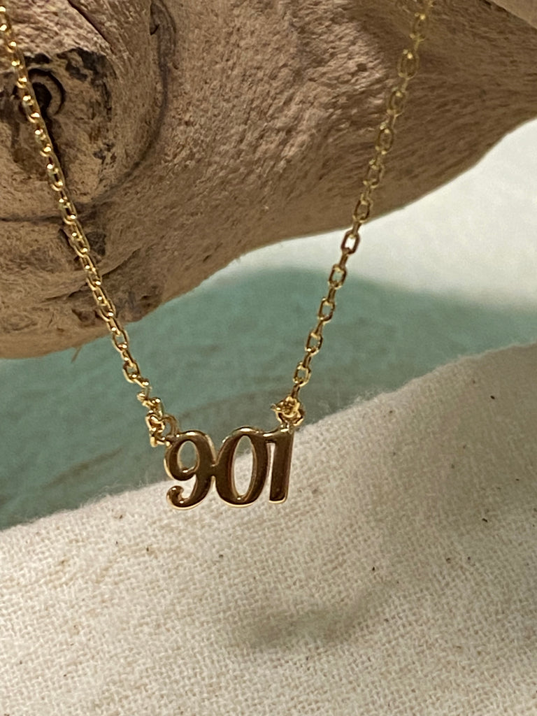 "901" Gold Tone Necklace